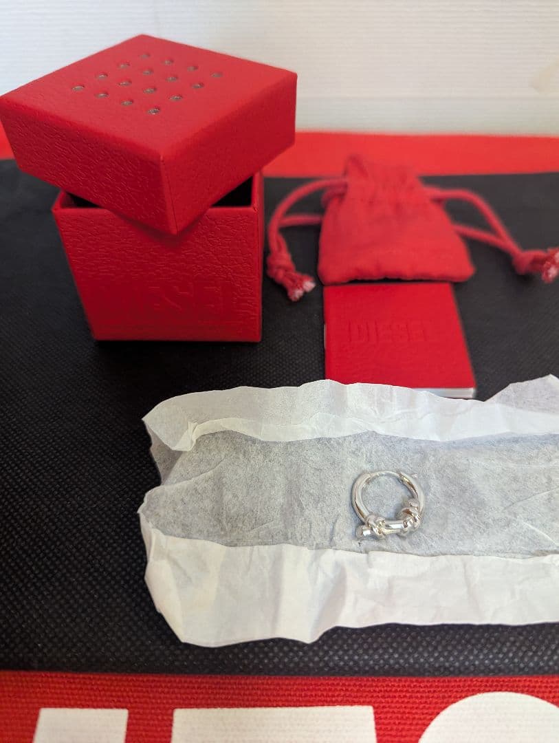 [未使用美品 箱・付属品あり] DIESEL グレン期ピアス DX1447