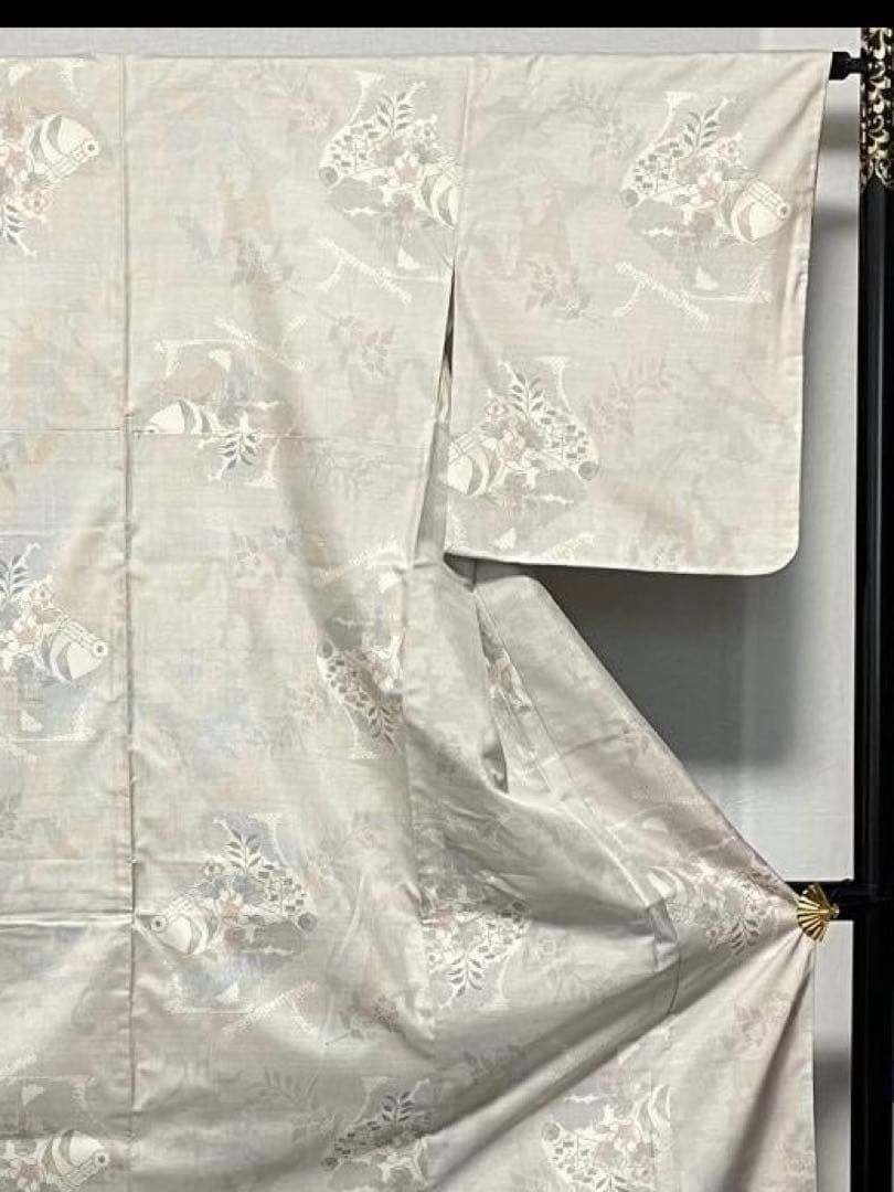 本場白大島紬　花模様　正絹　着物　袷　しつけ糸付き未使用極美品