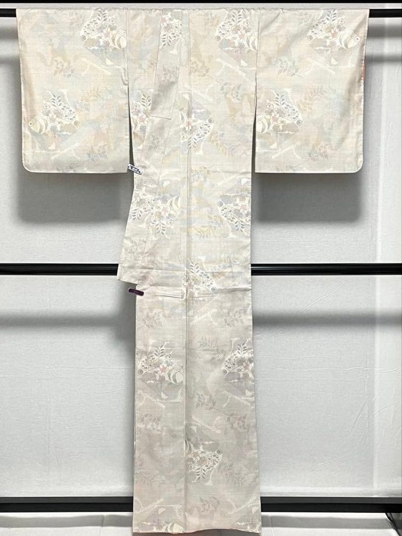 本場白大島紬　花模様　正絹　着物　袷　しつけ糸付き未使用極美品