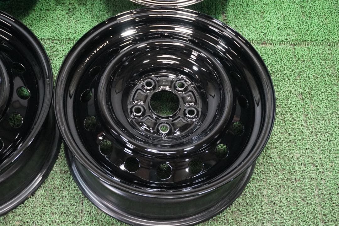 カスタムエディション　ヤリス　RAV4　オーリス　ヴォクシー　エスクァイア