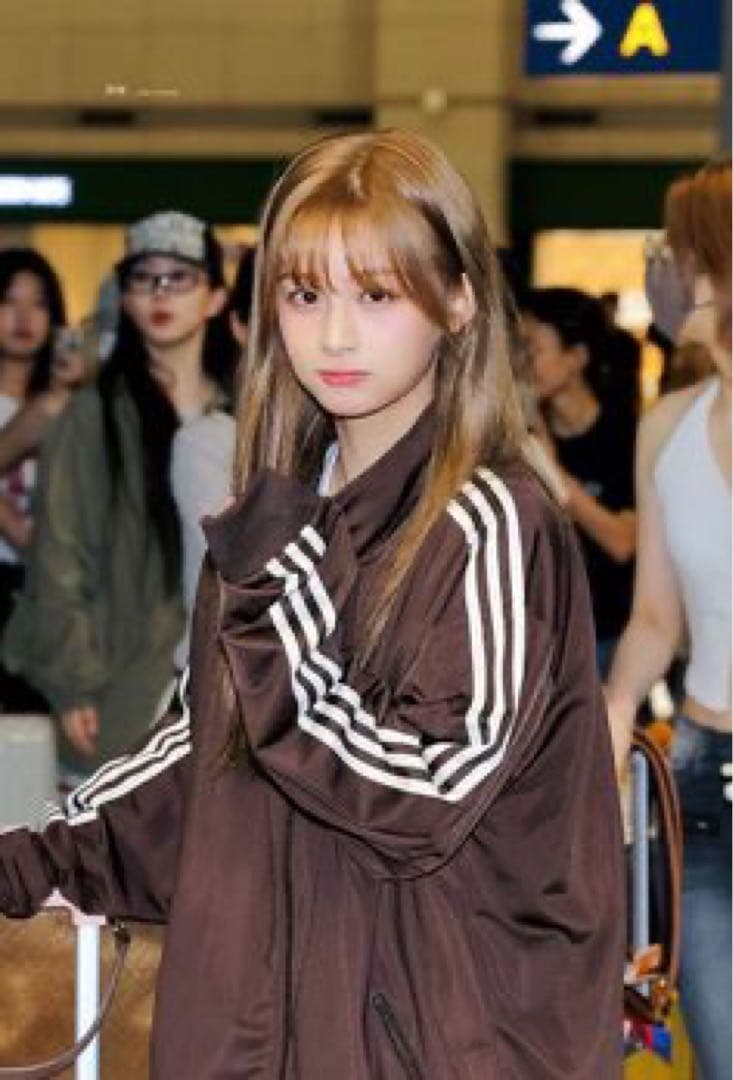 U143 2XSサイズ　トラックジャケット ジェンダーニュートラル ソリュン着用