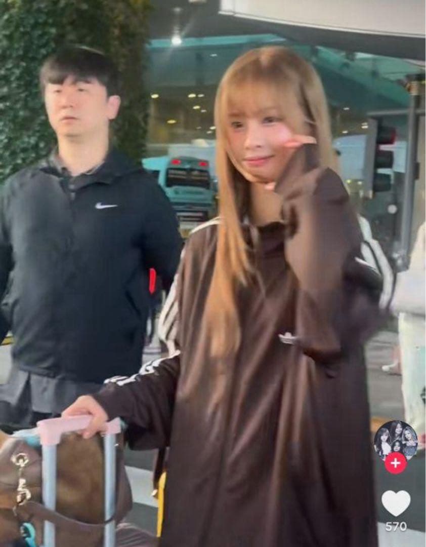 U143 2XSサイズ　トラックジャケット ジェンダーニュートラル ソリュン着用