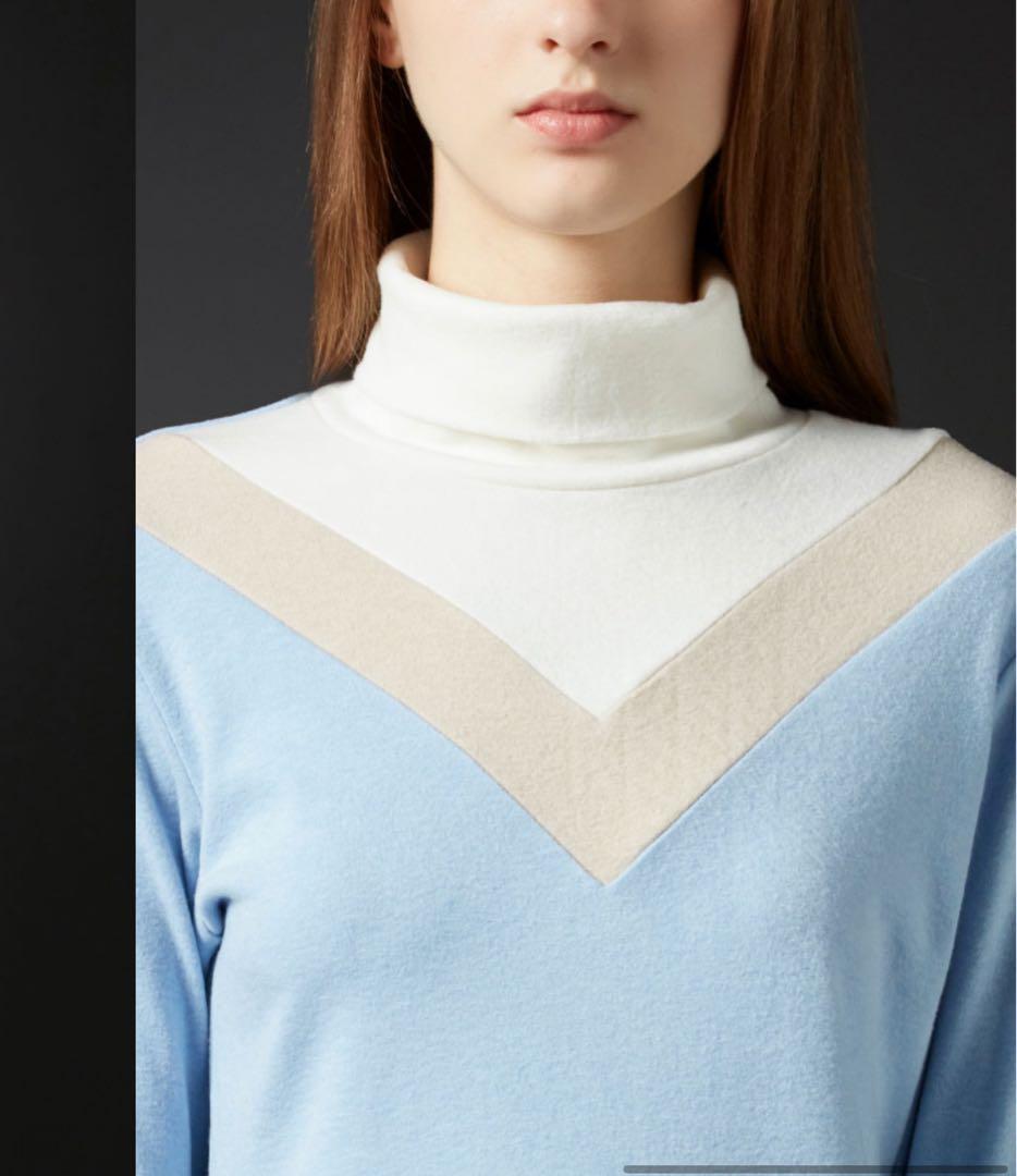 【新品タグ付き】　DESCENTE 水色　タートルネック セーター ♡