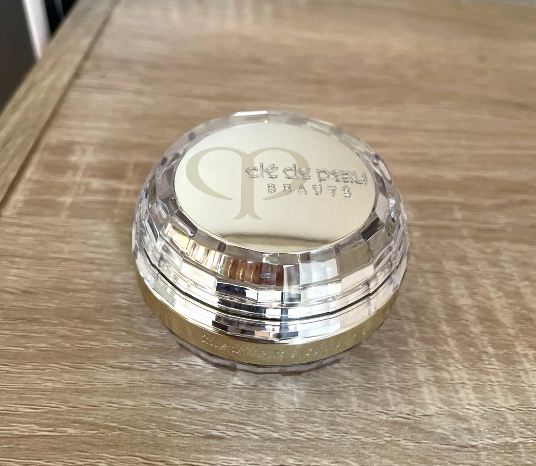 クレドポーボーテ　クレームコントゥールデジュー目もと用