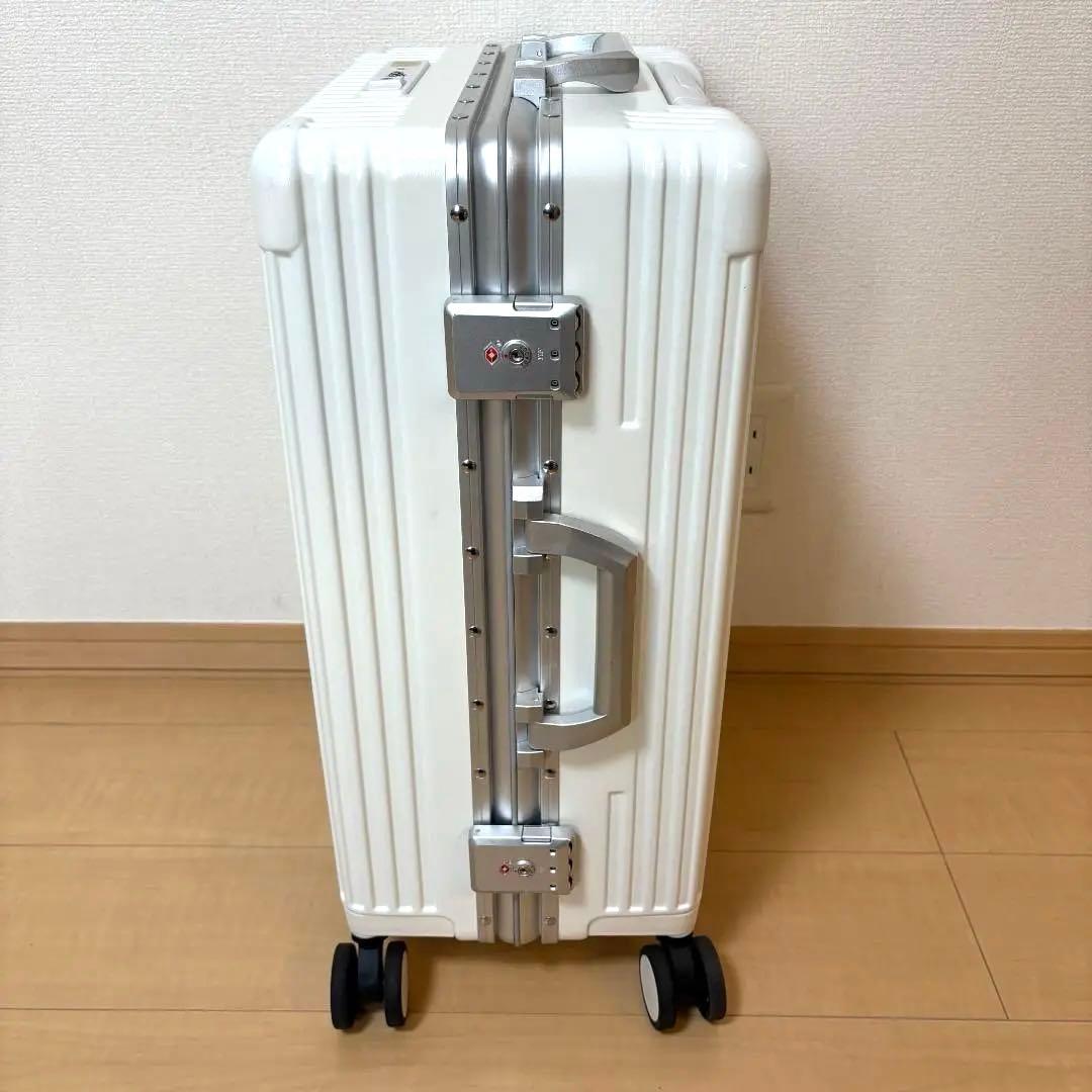 スーツケース 白 楽天 魔法小屋 TSAロック付き