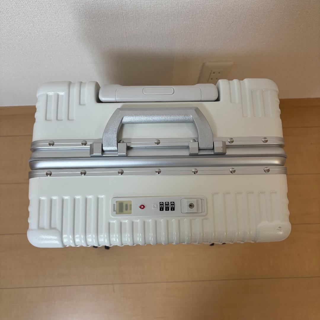 スーツケース 白 楽天 魔法小屋 TSAロック付き