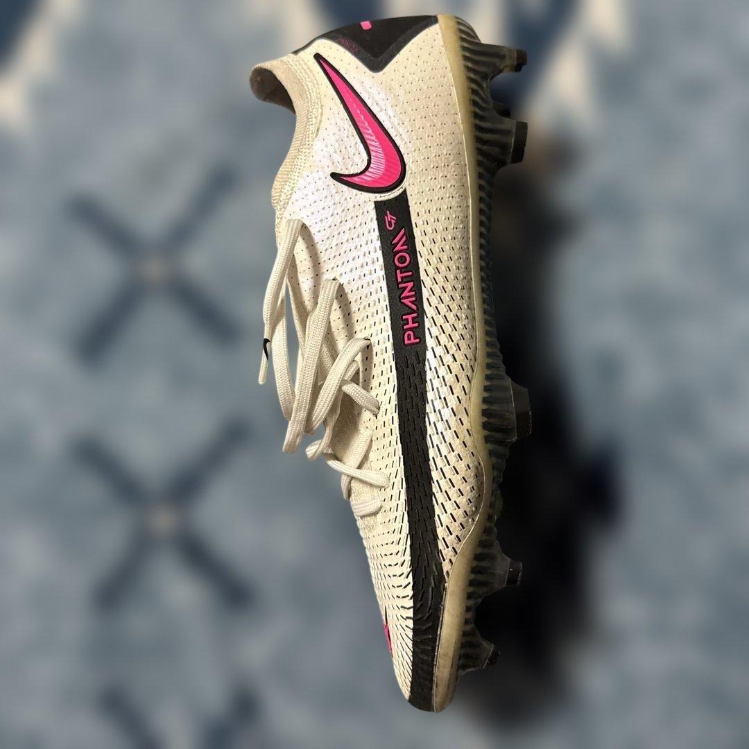 Nike サッカースパイク　FG ファントムGT ホワイト/ピンク