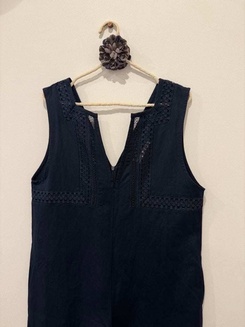 えいこ　ヌキテパネイビー Vネック ロングサロペット