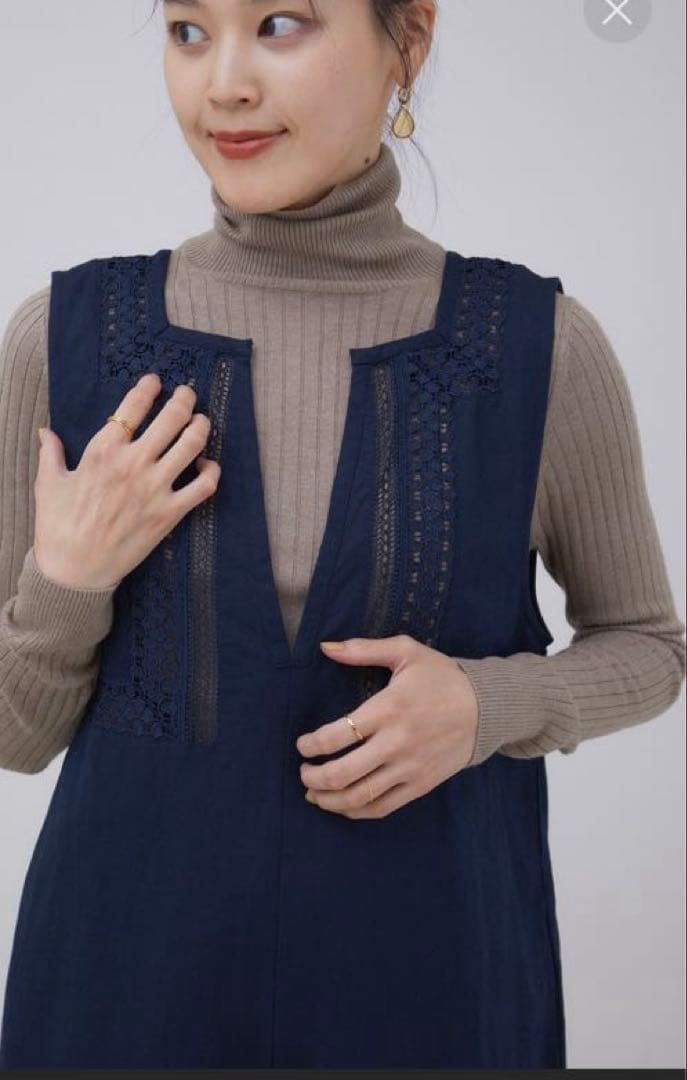 えいこ　ヌキテパネイビー Vネック ロングサロペット