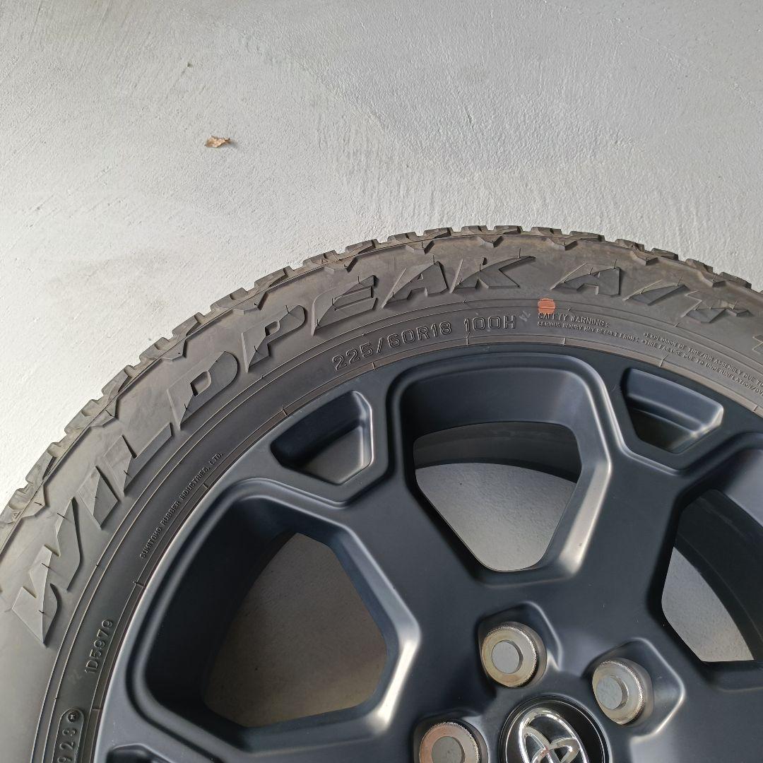 ①トヨタRAV4アドベンチャー純正タイヤ　4本FALKEN 225/60R18