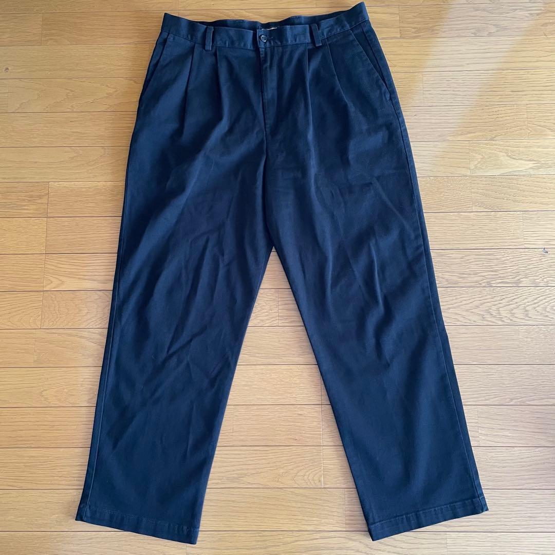 状態◎ DOCKERS 2タックチノパン ブラックOVYクルー着用