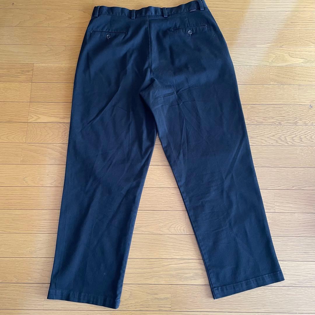 状態◎ DOCKERS 2タックチノパン ブラックOVYクルー着用