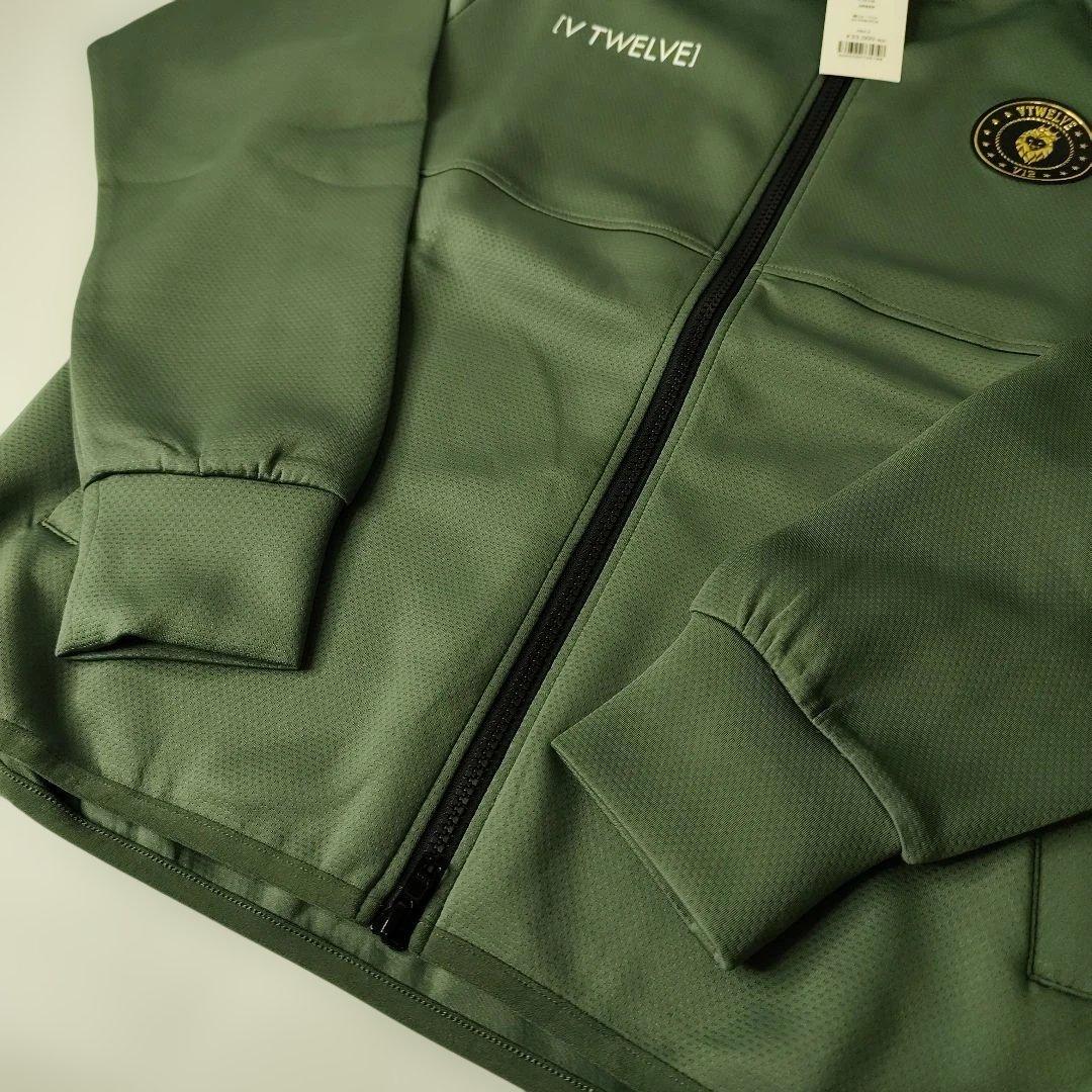 半額！※新品未使用タグ付き※パーカー