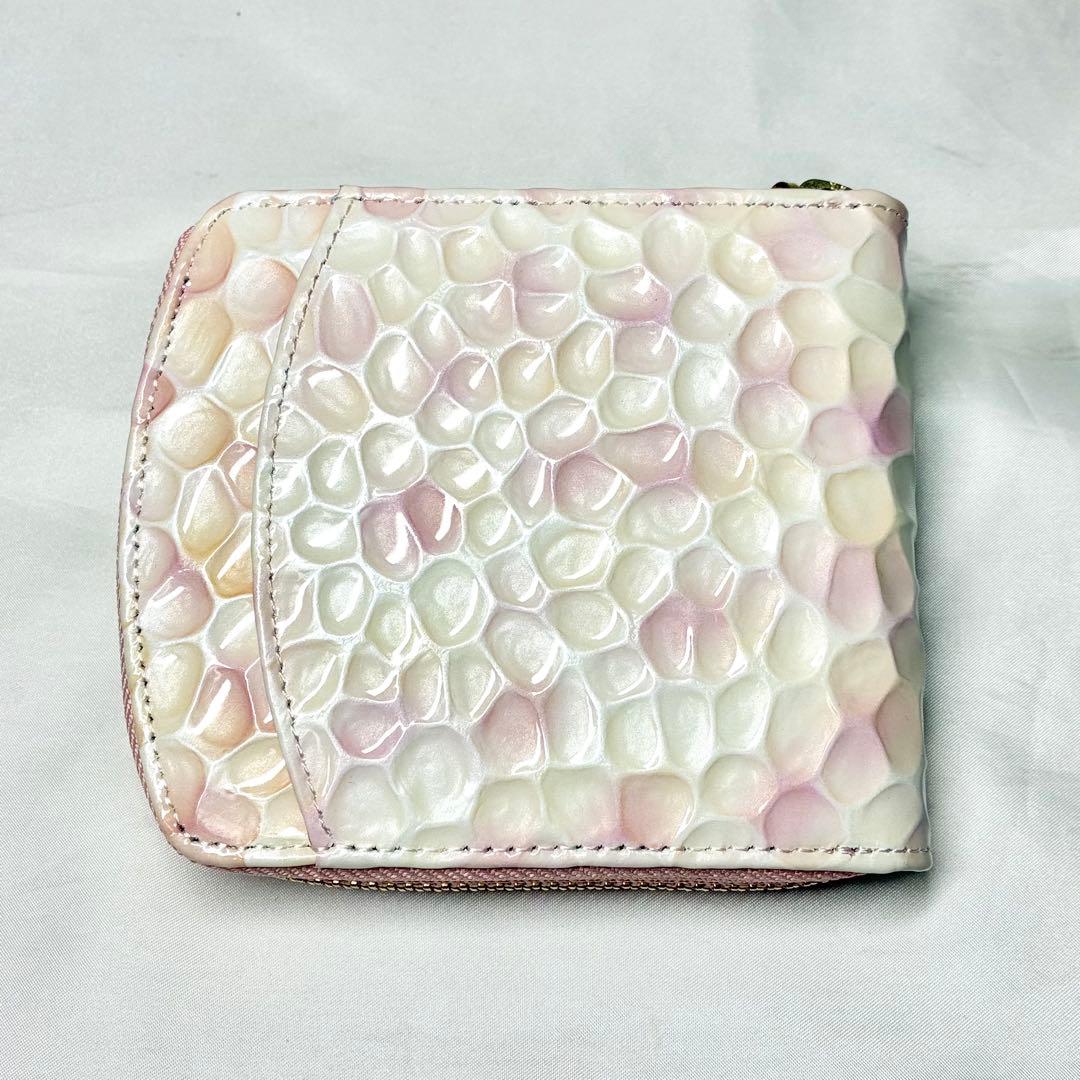 【新品】　ハースケジュール　チュレット　二つ折り財布　ホワイトローズ　人気