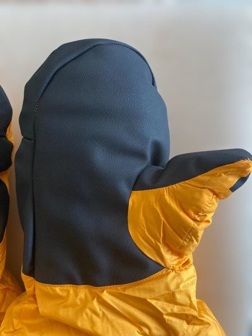 大*ん様 mont-bell イエロー　ダウンミトングローブ　ウィンドストッパー