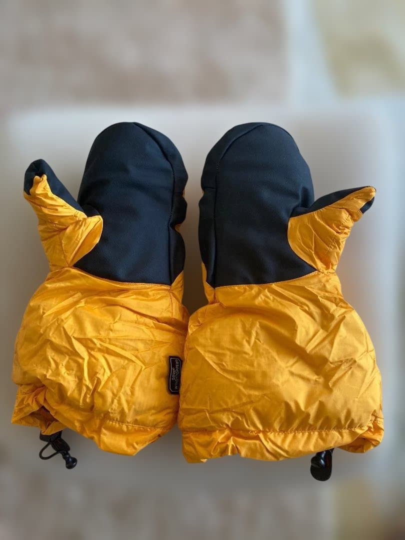 大*ん様 mont-bell イエロー　ダウンミトングローブ　ウィンドストッパー