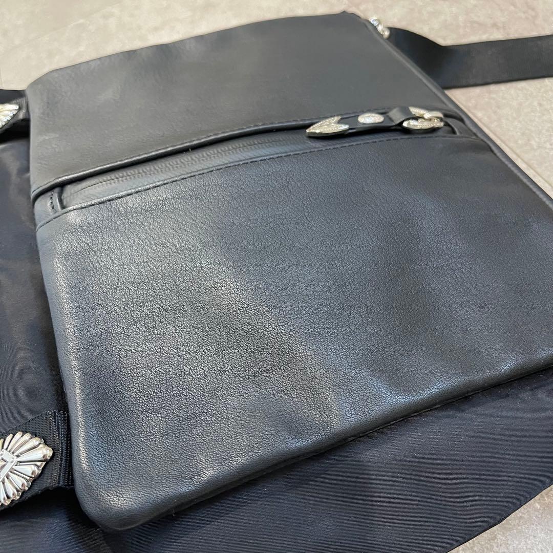 【希少】【完売品】イアパピヨネ メタルパーツショルダーバッグ