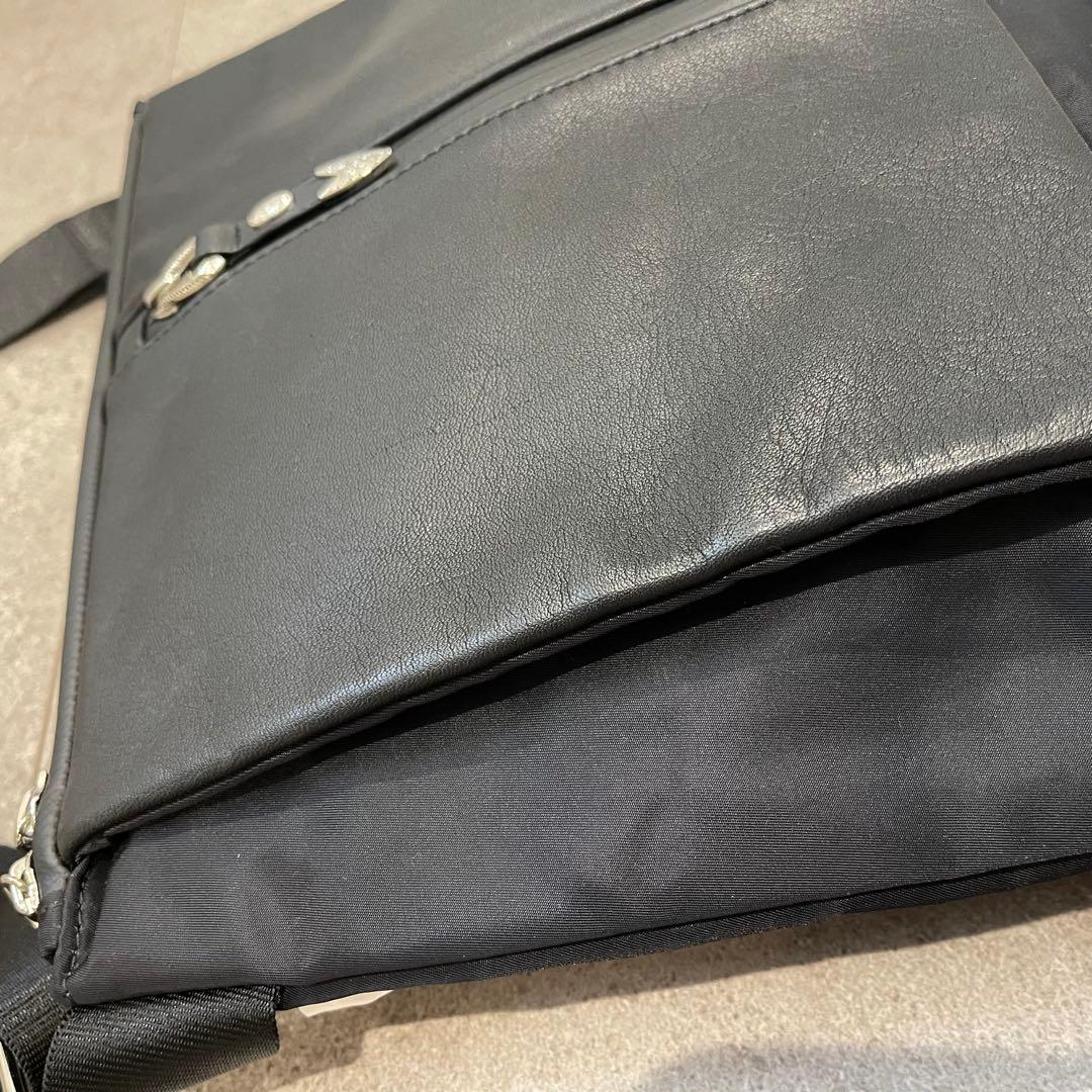 【希少】【完売品】イアパピヨネ メタルパーツショルダーバッグ