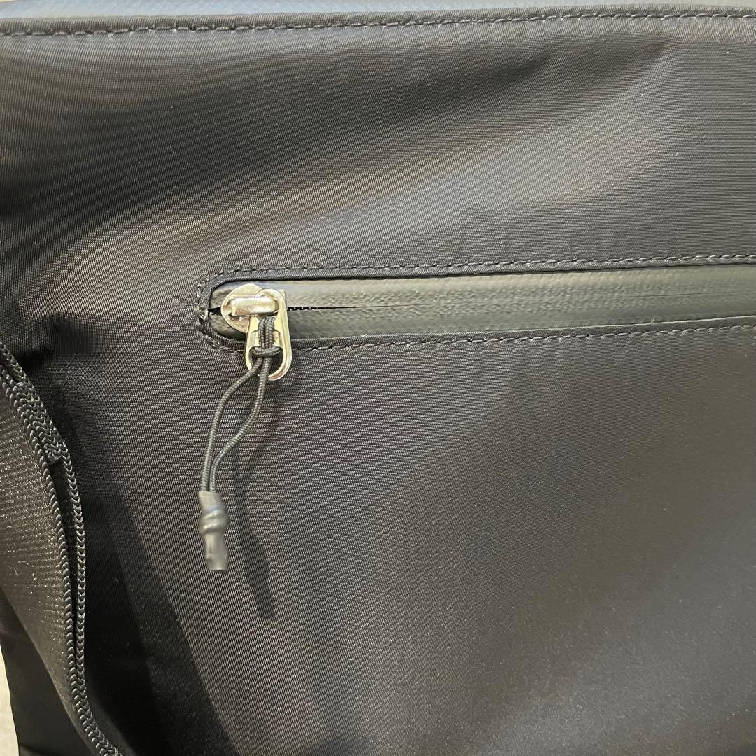 【希少】【完売品】イアパピヨネ メタルパーツショルダーバッグ