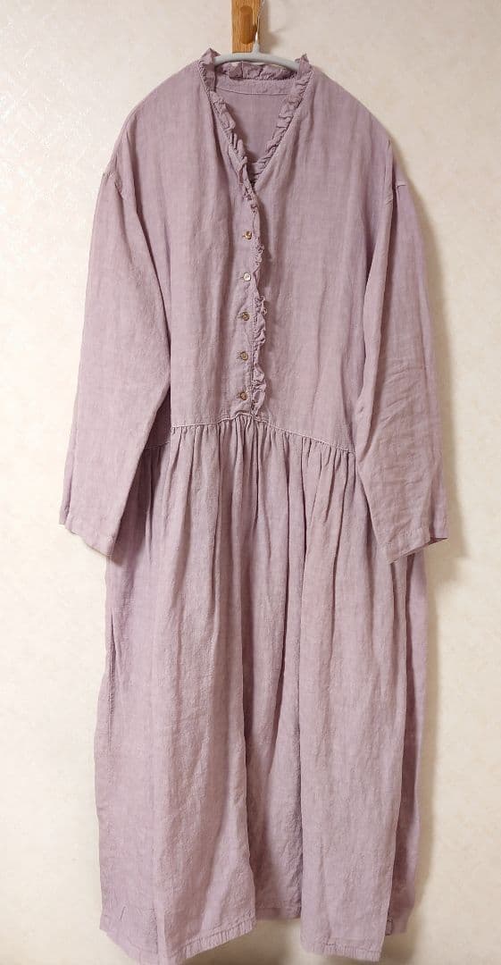 ネストローブ　リネン天然染めフリル使いワンピース　バラ染め