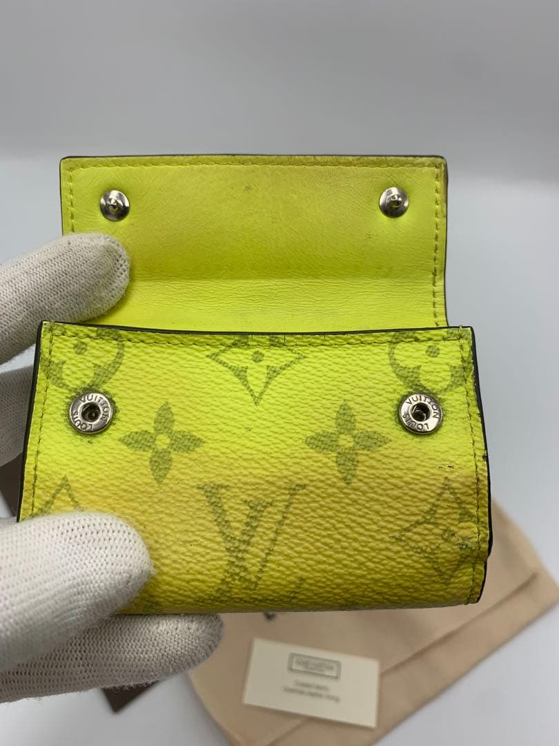 ルイヴィトン タイガラマ ディスカバリーコンパクト イエロー 折り財布 P55
