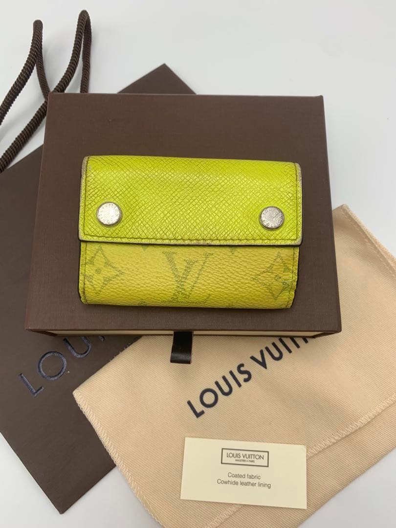 ルイヴィトン タイガラマ ディスカバリーコンパクト イエロー 折り財布 P55