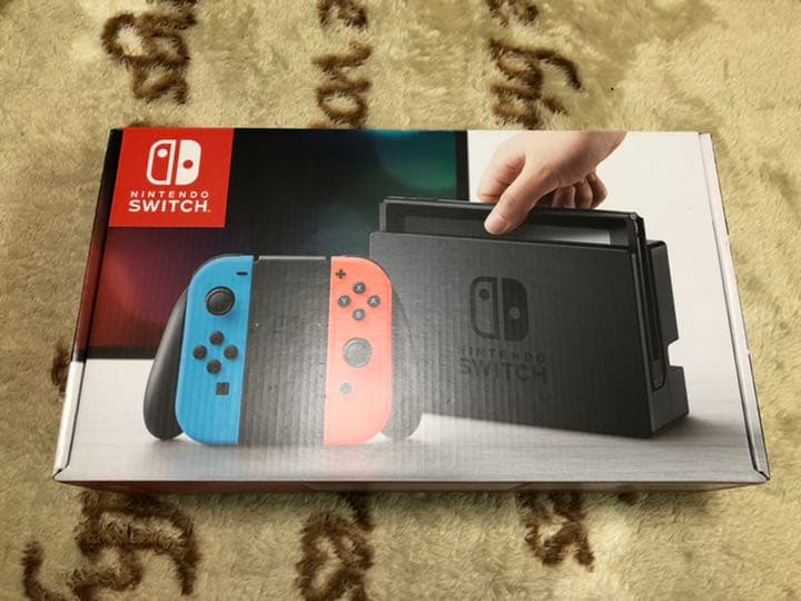 Nintendo Switch Joy-Con２つ付き