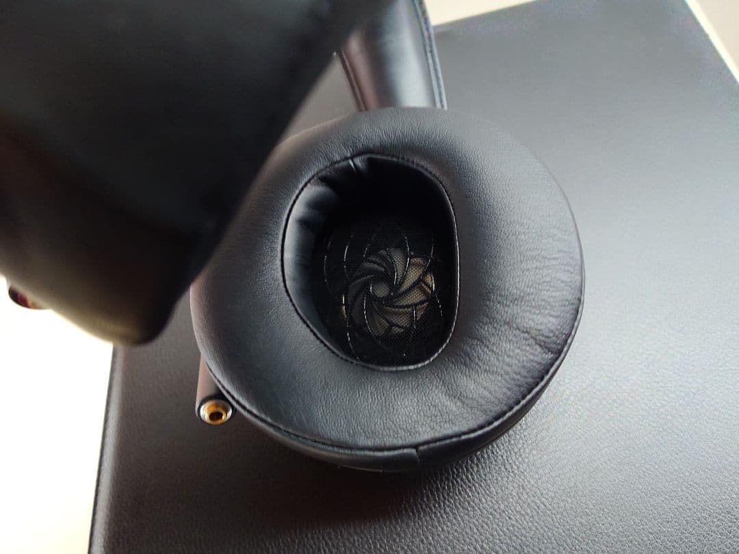 【極上美品】SONY MDR-Z1R