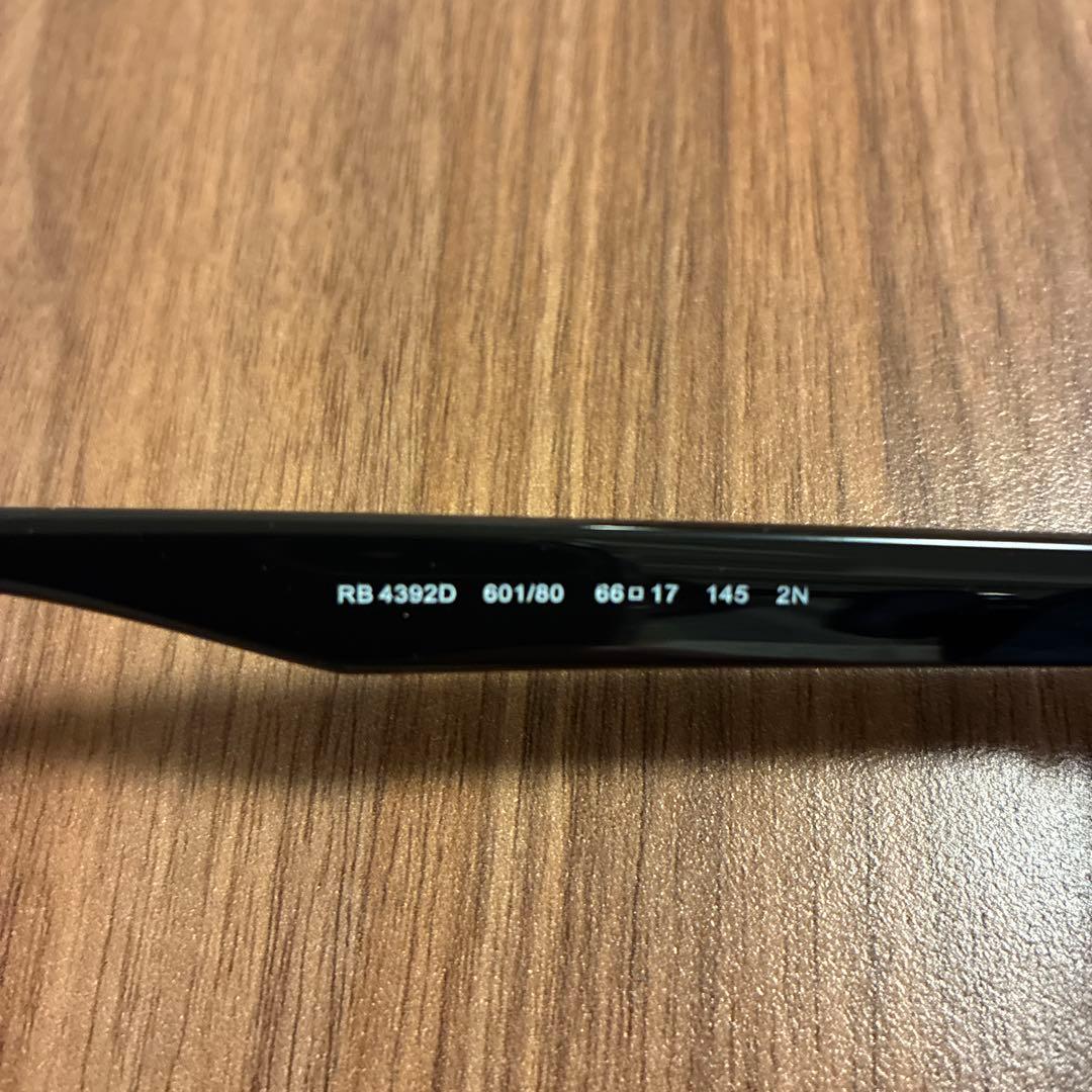 Ray-Ban RB 4392D サングラス