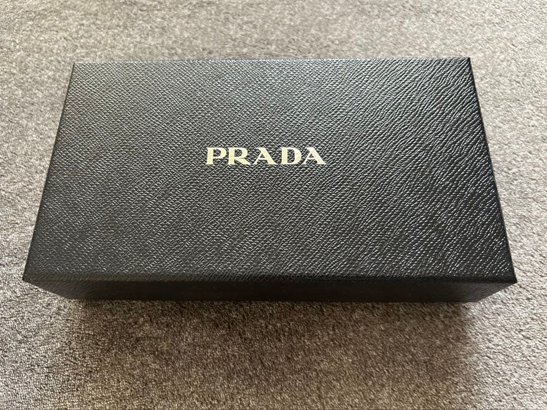 【新品・未使用】PRADA ピンク レザー ショルダーバッグ