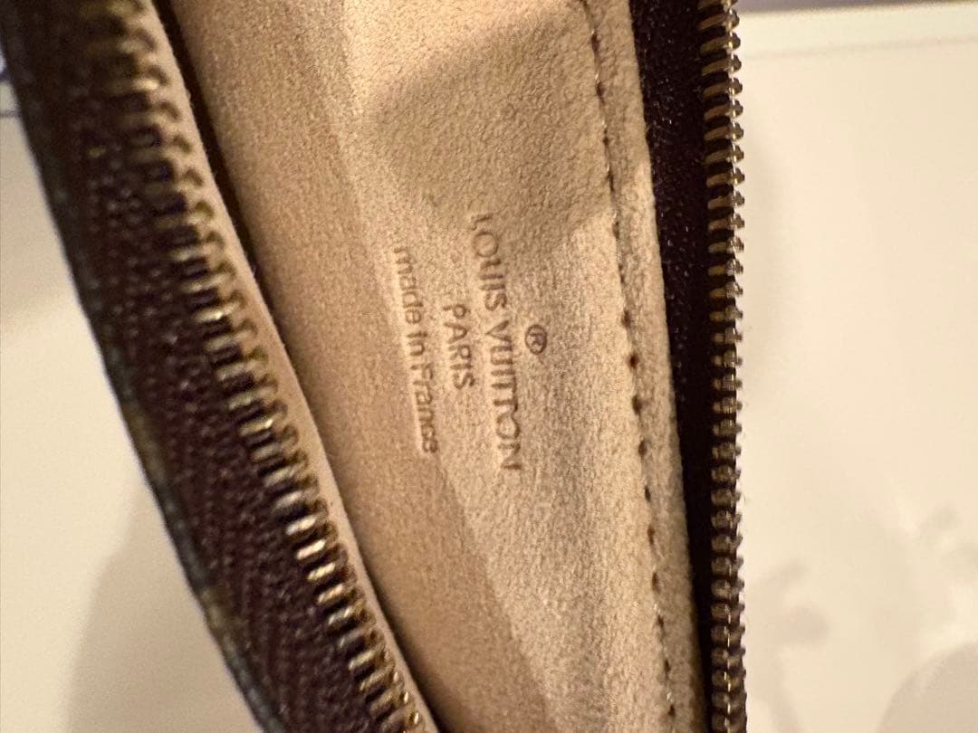 ルイヴィトン　モノグラム　ミニポーチ　チェーン付き　美品