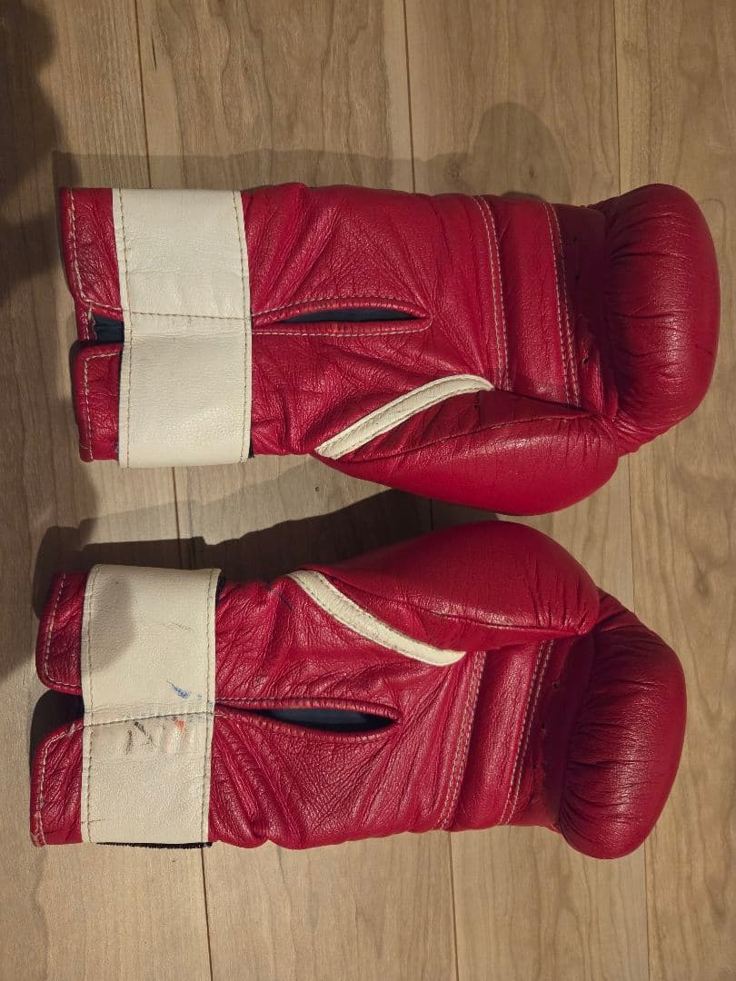 ジ*ー様 Winning ボクシンググローブ 12 oz 赤