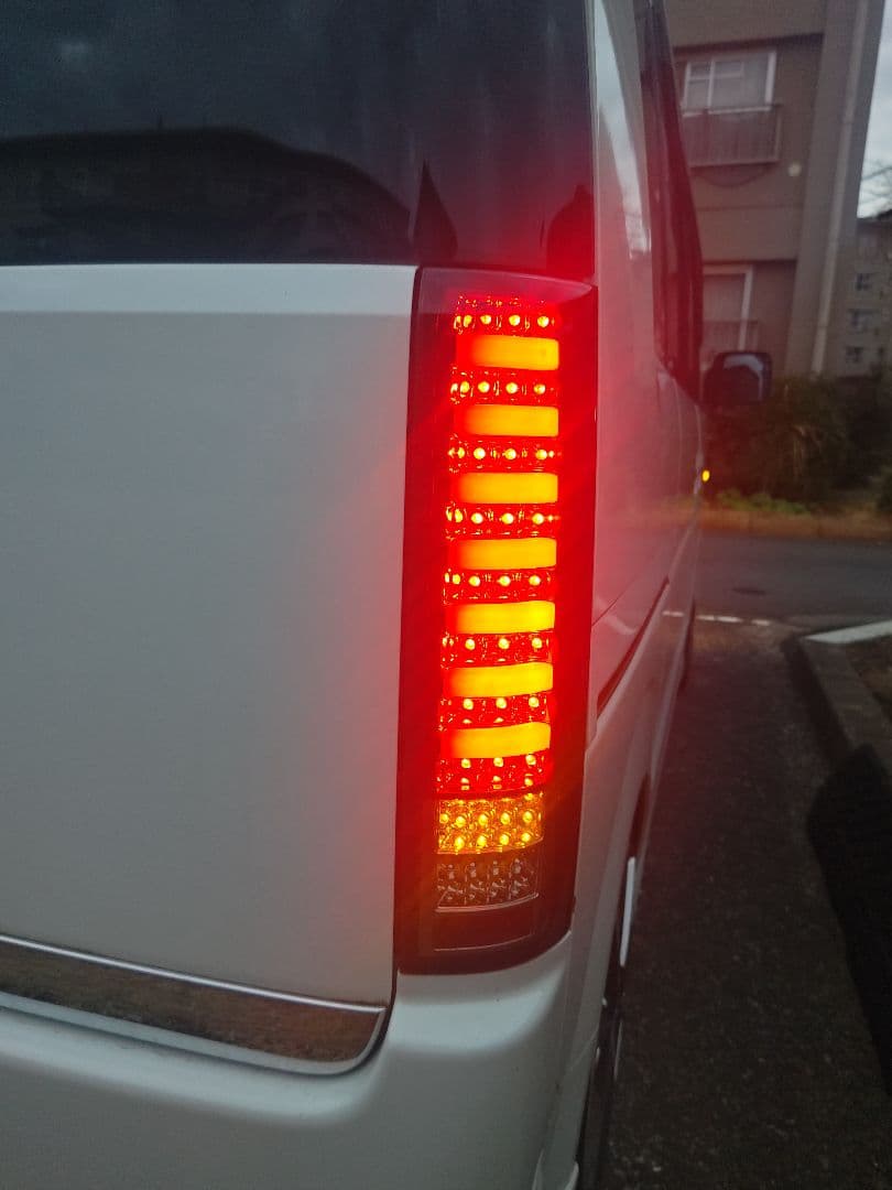 DA64W エブリイ 点灯LEDテールランプ