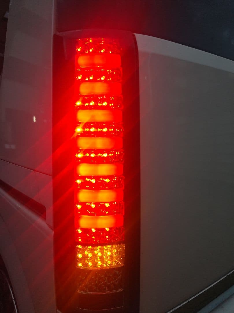 DA64W エブリイ 点灯LEDテールランプ