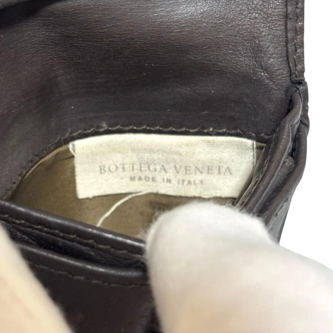 ボッテガヴェネタ　折り財布　レザー　ダークブラウン　イントレチャート　フラップ