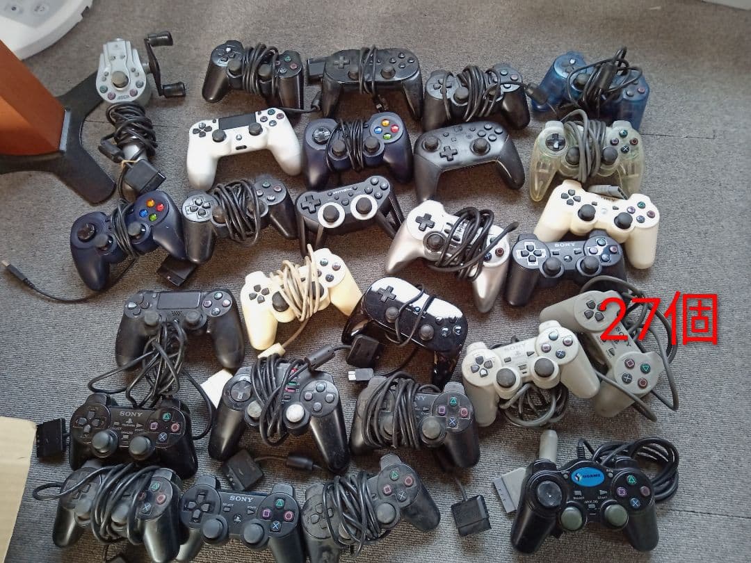 d*7様 まとめ売り　ゲームコントローラ　動作未確認　未清掃