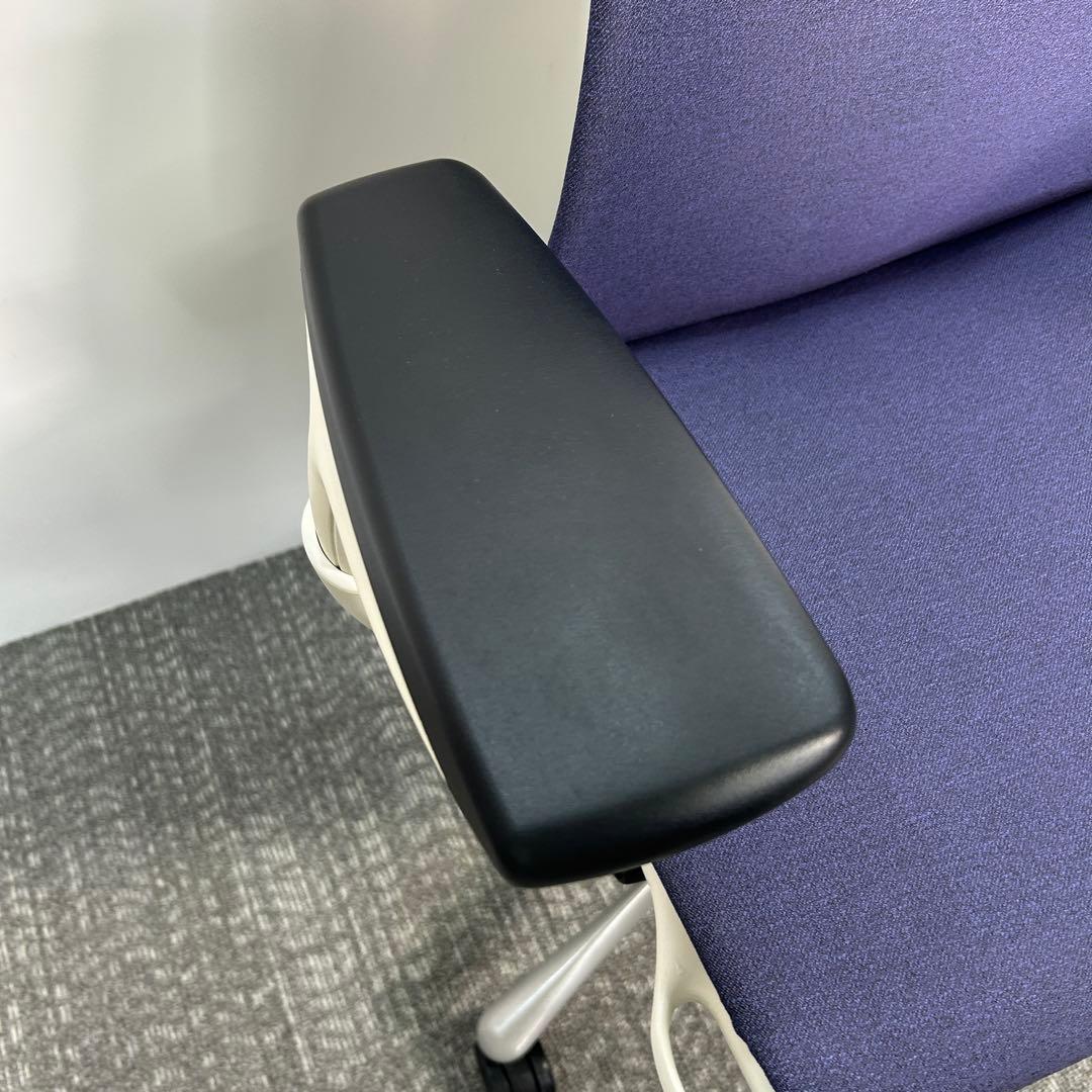 C エンボディチェア 最高級 ハーマンミラー グレー ホワイト Embody