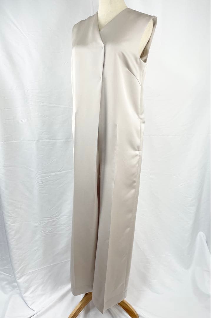 【ほぼ未使用】Heve　ヘイヴ　サテンオールインワン　グレージュ　38サイズ