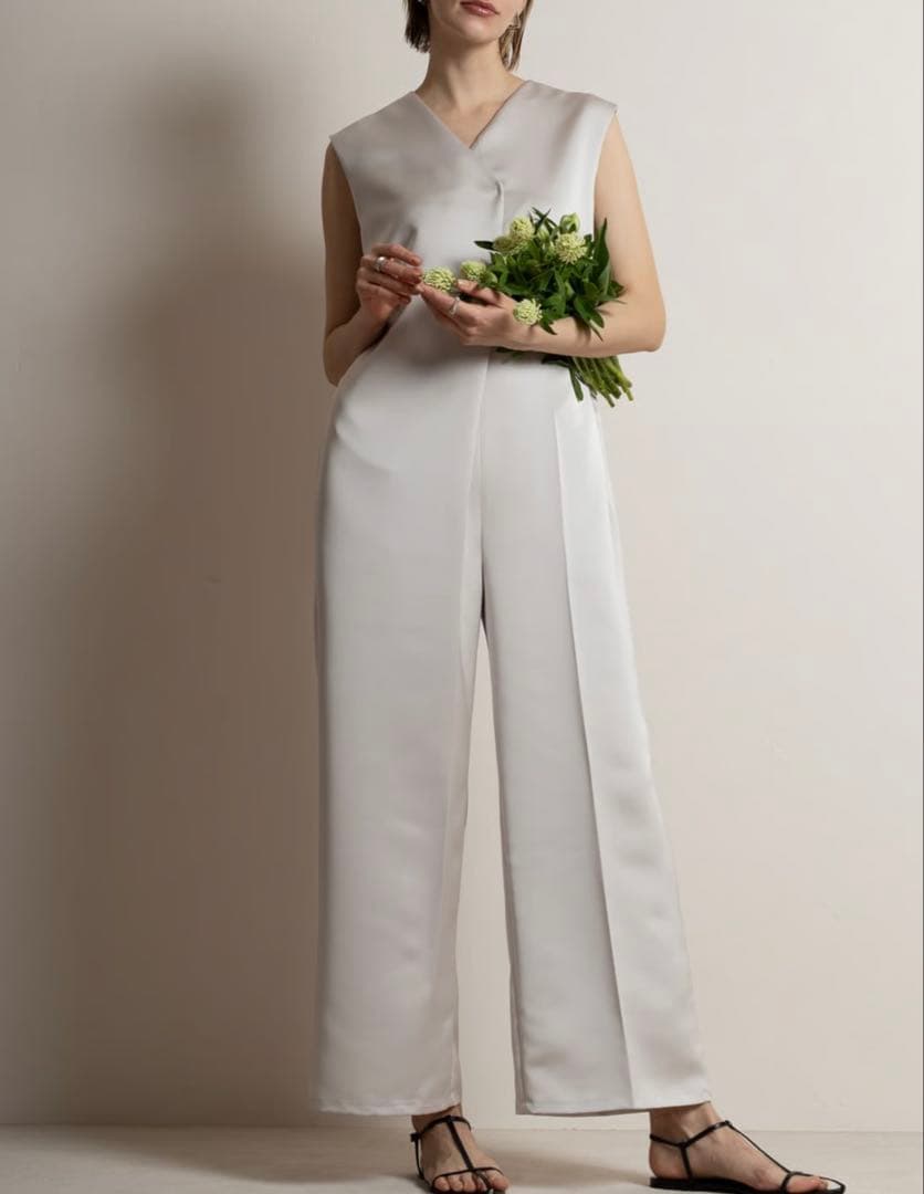 【ほぼ未使用】Heve　ヘイヴ　サテンオールインワン　グレージュ　38サイズ