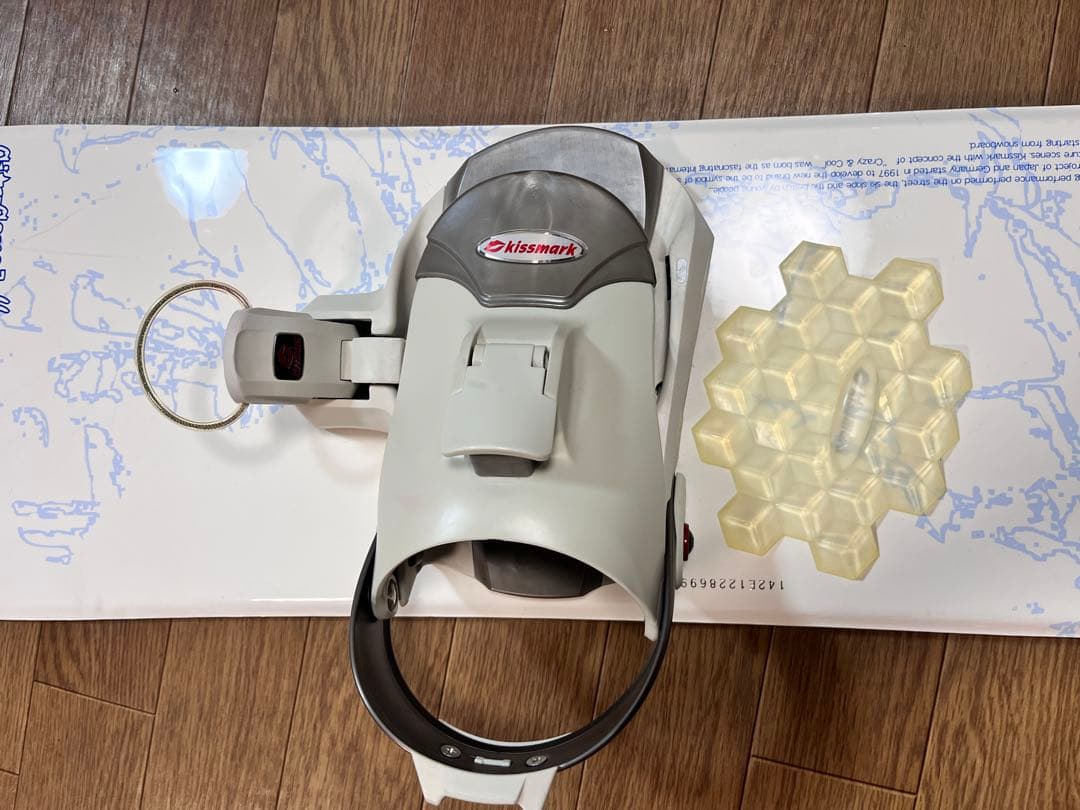 スノーボード ホワイトベース 青グラフィック セットキスマーク板142㎝