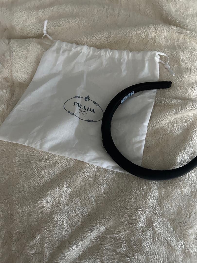 PRADA ブラック ヘアバンド 専用袋・ケース付き