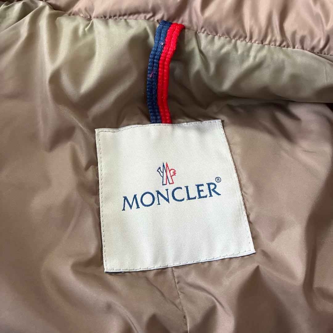 MONCLERのダウンベスト