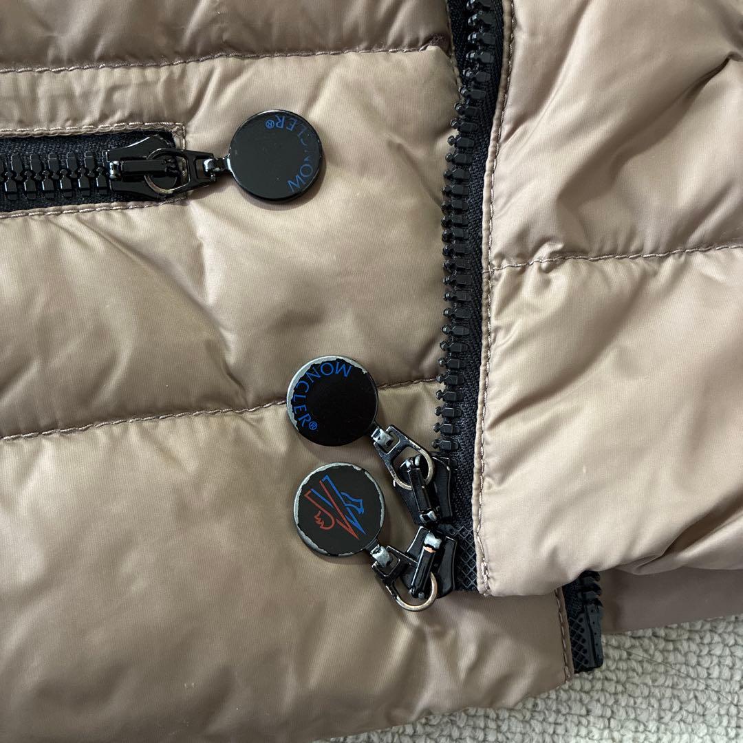 MONCLERのダウンベスト
