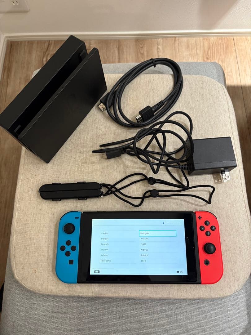 美品Nintendo Switch 本体 青/赤 Joy-Con付き