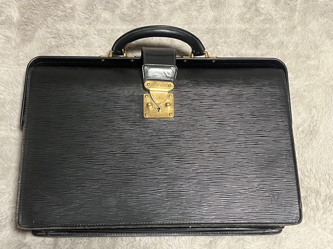 Louis Vuitton ブラック レザー ブリーフケース