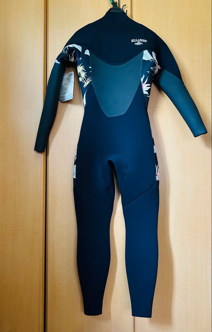 BILLABONG BB018-613 セミドライ　MLサイズ