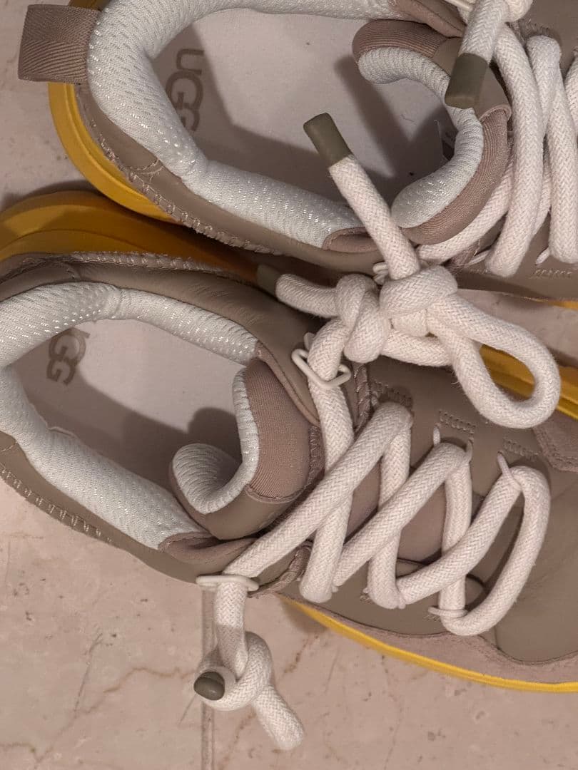 【ほぼ新品】UGG Heritage Utility Sneaker