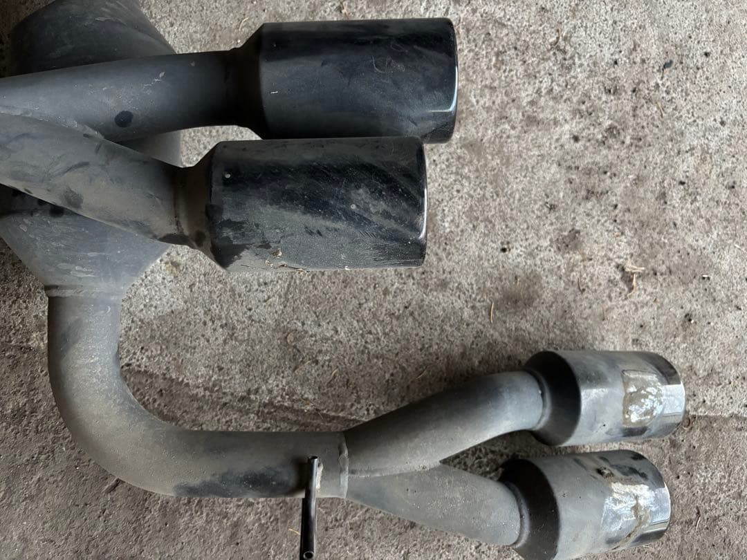 TRDスポーツマフラー 4本出し レクサスNX