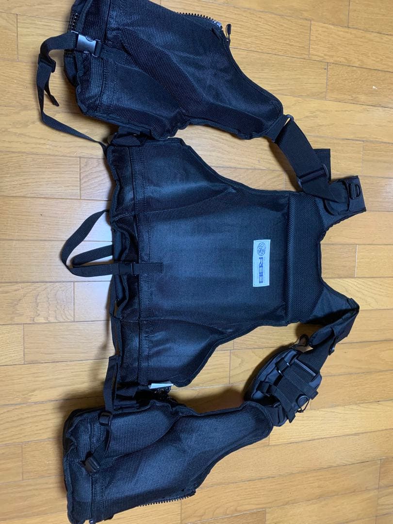 リバレイ ライフジャケット RBB ルアーゲームベスト ブラック