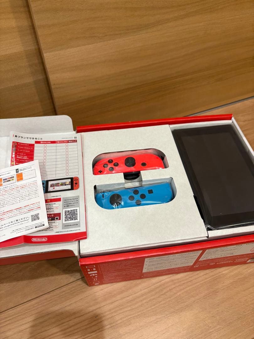 【新品】Nintendo Switch 新パッケージ版 本体